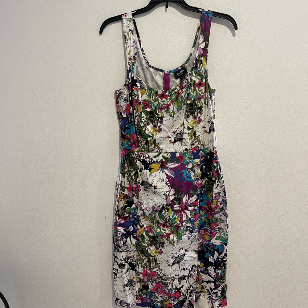 Nicole Miller New York NWT Women's Dress size 12 Bright Contemporary Floral